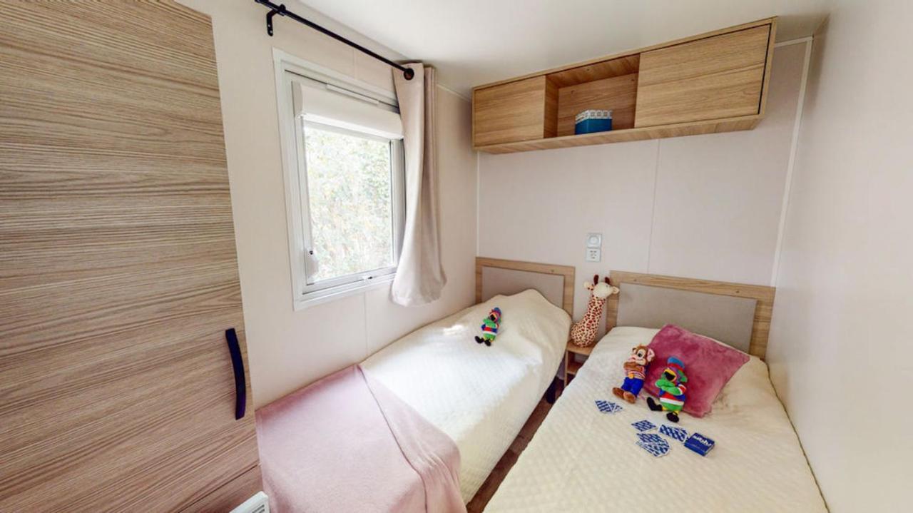 New Jungle Lake - Clim - Wifi - Draps & Serviettes - Bbq - 10' Des Plages Lattes Exterior photo